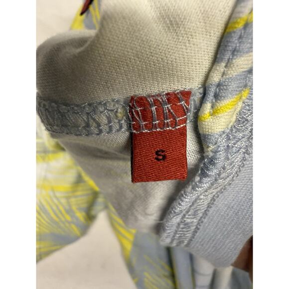 Ferrari T Shirt Mens Size Small Grey Yellow All Over Print Sports Car Racing F1 - Picture 2 of 9